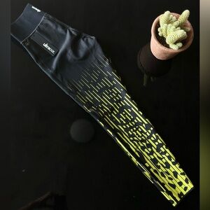 NWT | ULTRACOR | JAGUAR ULTRA-HIGH LEGGINGS  | S |